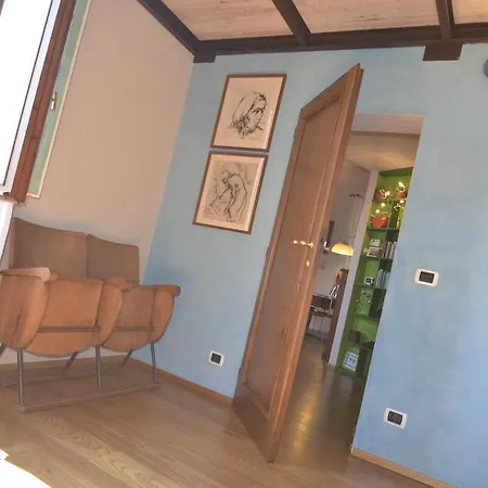 Il Pianerottolo Apartment *