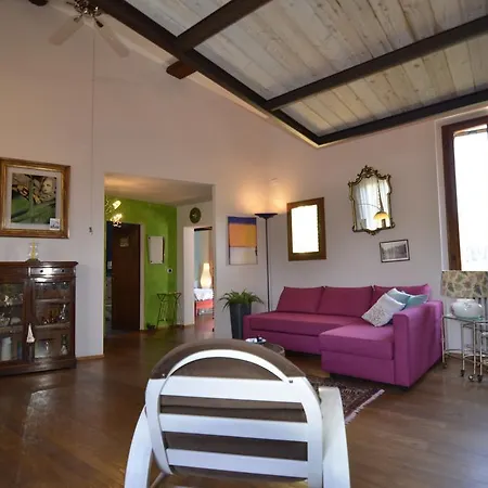 Il Pianerottolo Apartment